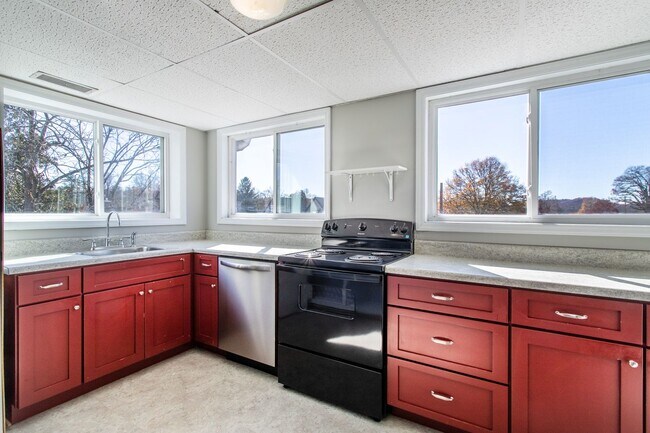 Building Photo - Downtown Apartment