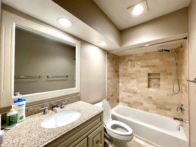 Building Photo - 2551 Coopers Post Ln