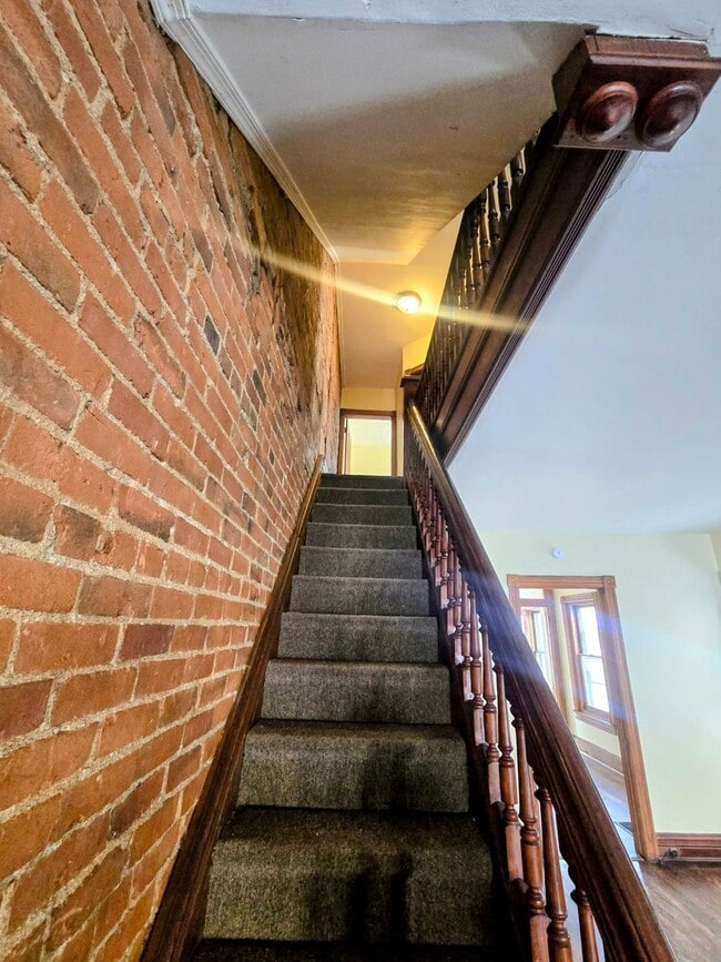 Building Photo - 916 Washington St