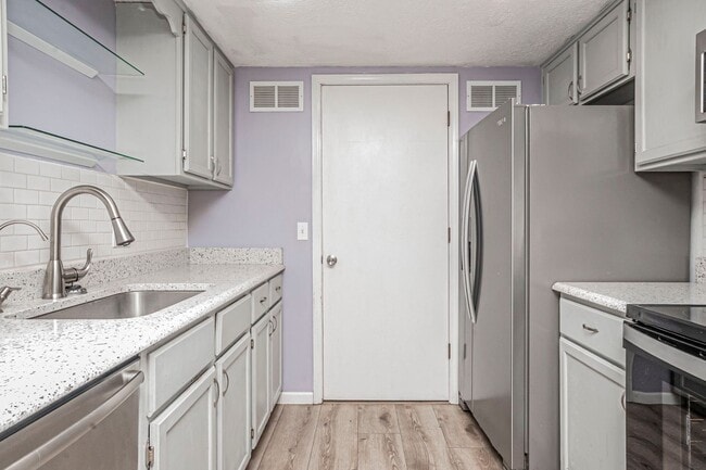 Building Photo - Please View 3D Virtual Walk-Through Before...