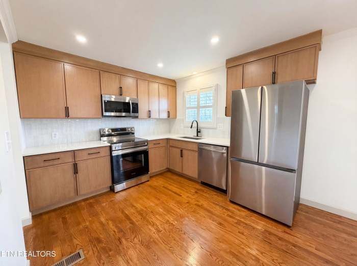 Building Photo - 8717 Kildare Dr NW