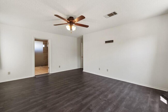 Building Photo - 1305 Cedar Brook Dr