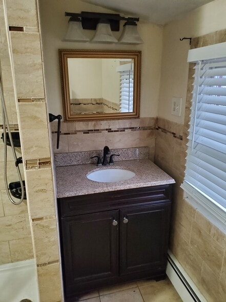 Building Photo - 239 Hilltop Dr