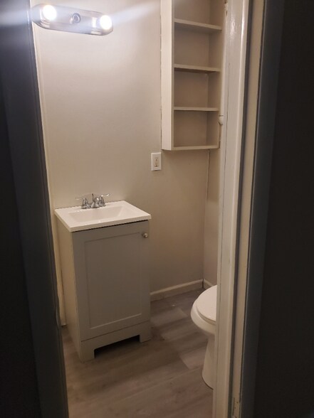 Building Photo - 16816 Glendale Ave