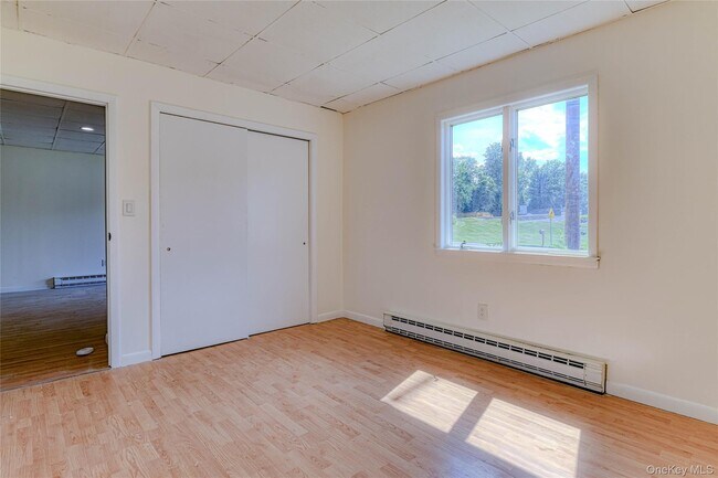 Building Photo - 1614 US-9W