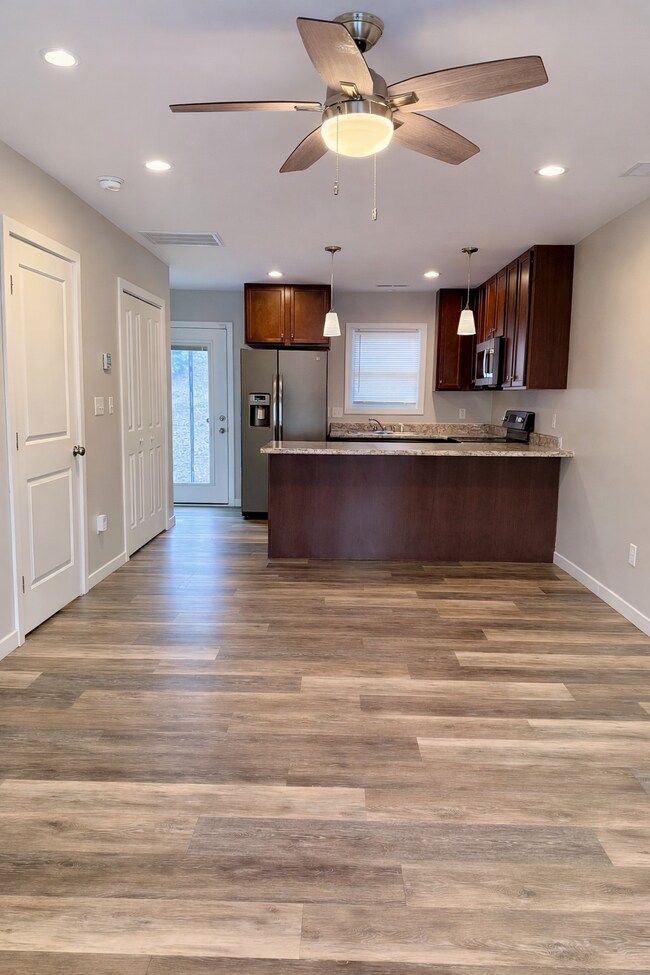 Building Photo - Staunton Apartments 301-314