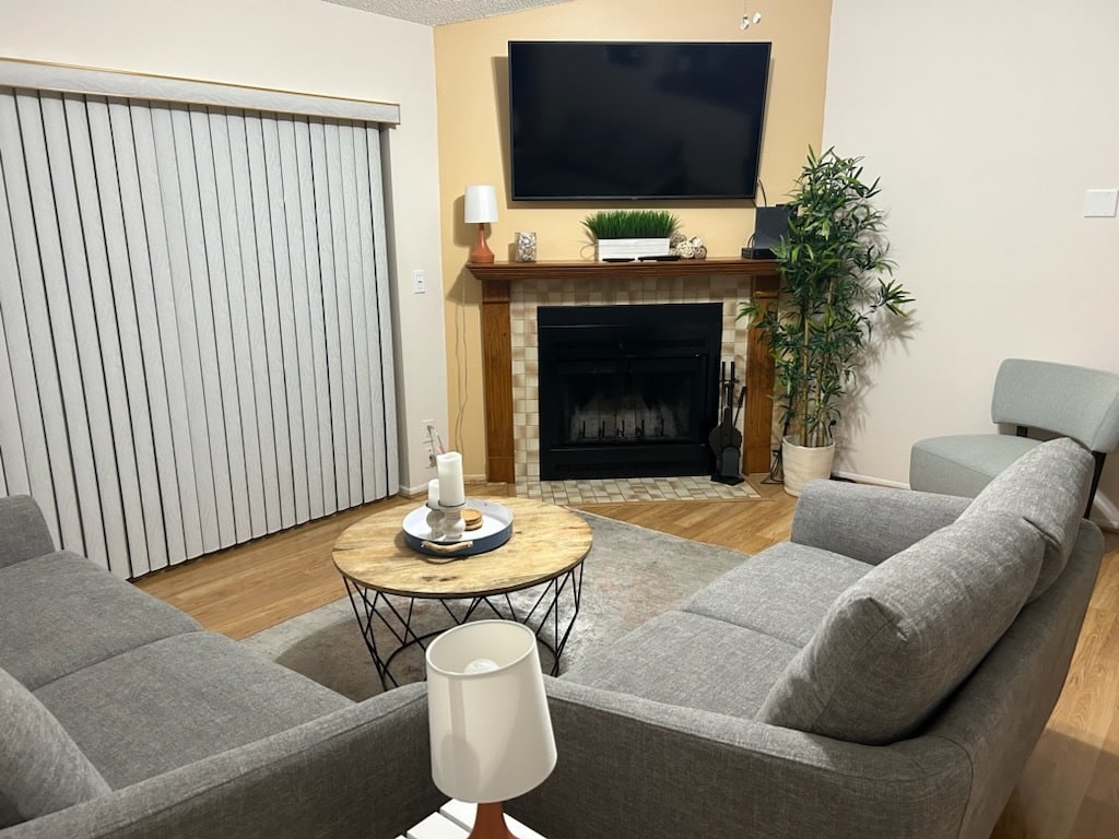 Living Room - 2050 Hunters Glen Dr
