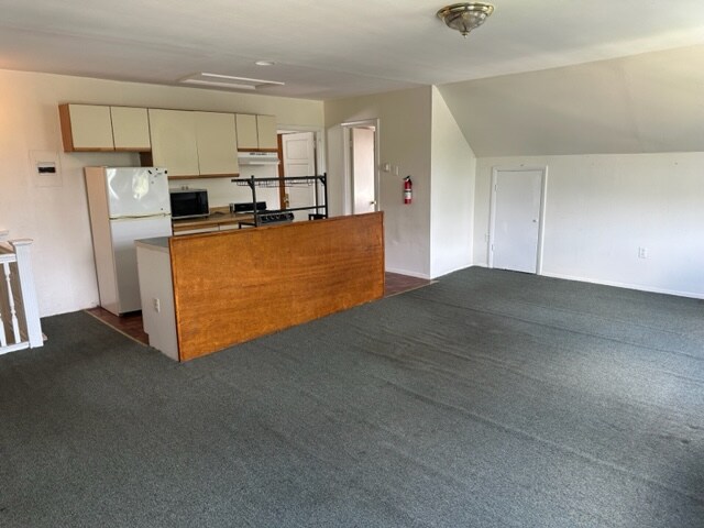 Building Photo - 826 W State St