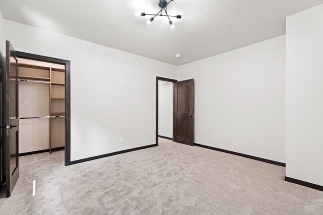 Building Photo - 1107 S Foss Ave