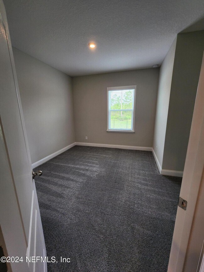 Building Photo - 2599 Lantana Ln