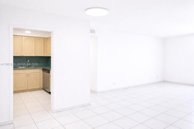 Building Photo - 7441 Wayne Ave