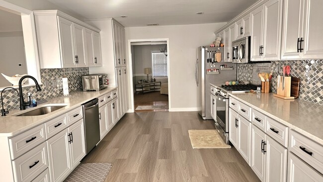 Building Photo - 106 Antler Ln