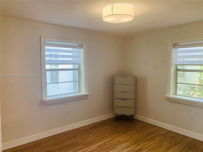 Building Photo - 5605 SW 80th St