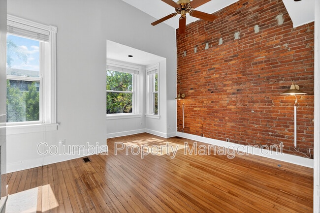 Building Photo - 1427 Monroe St NW