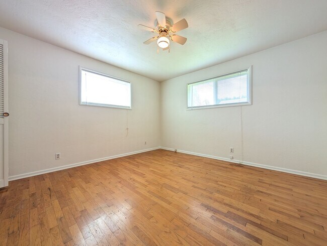 Building Photo - 3-Bedroom, 2-Bath Home In The River Road A...