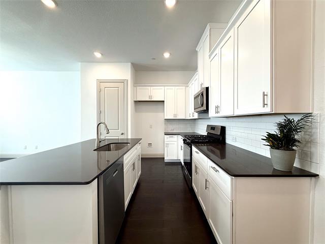 Building Photo - 4116 Kearsage Dr