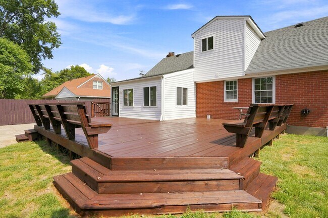 Building Photo - 912 Beechwood Rd
