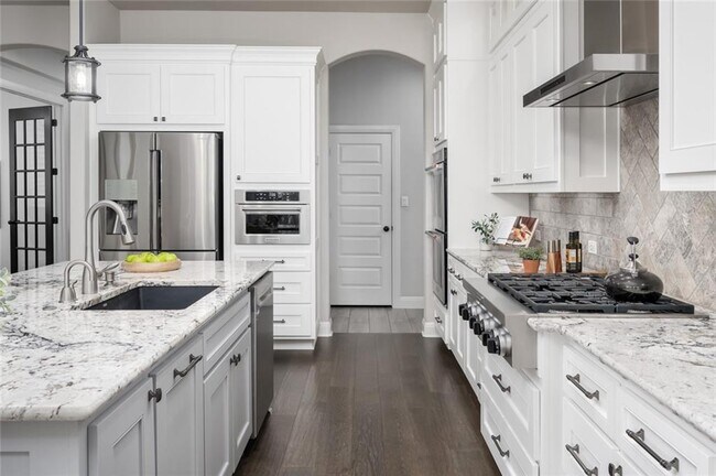 Building Photo - 16121 Golden Top Dr