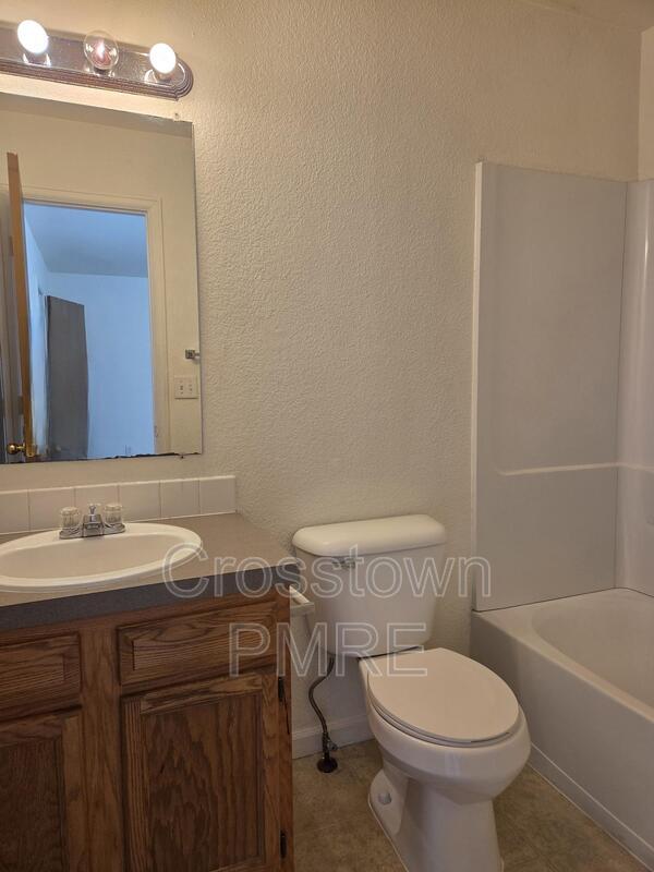 Building Photo - 2322 Quay St