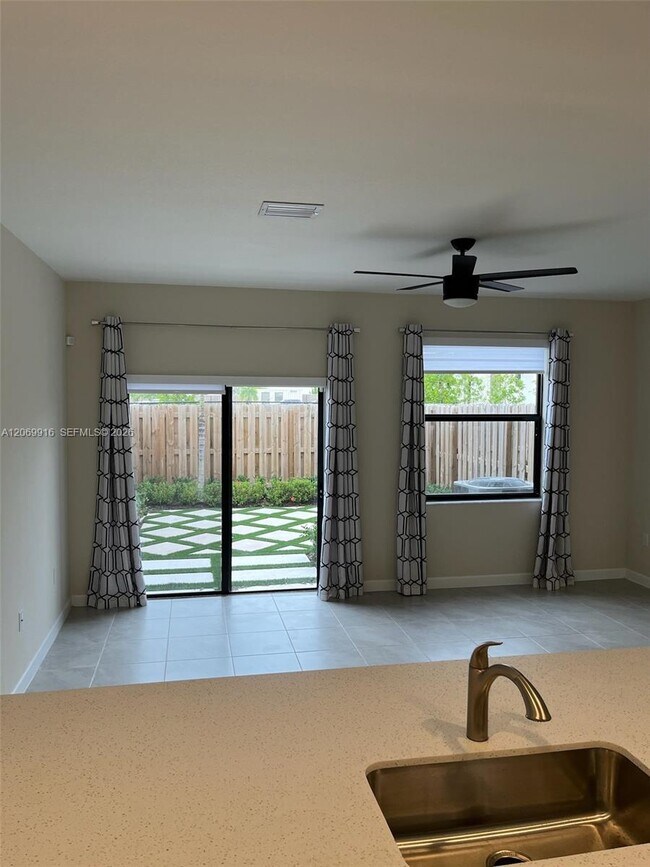 Building Photo - 11889 SW 245 Ter