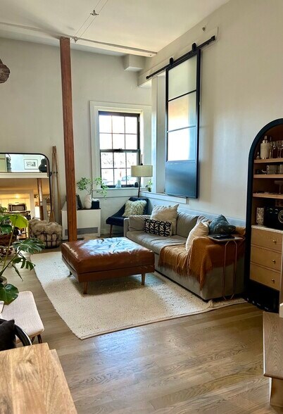 Primary Photo - 10 Exchange St