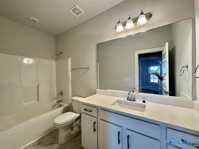 Building Photo - 109 Clift Farm Dr