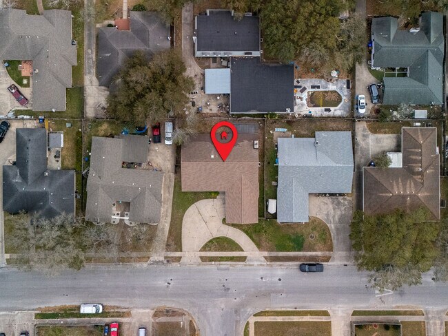 Building Photo - 6314 Senators Dr