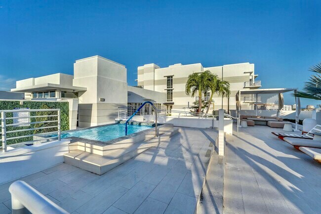 Building Photo - 155 E Boca Raton Rd