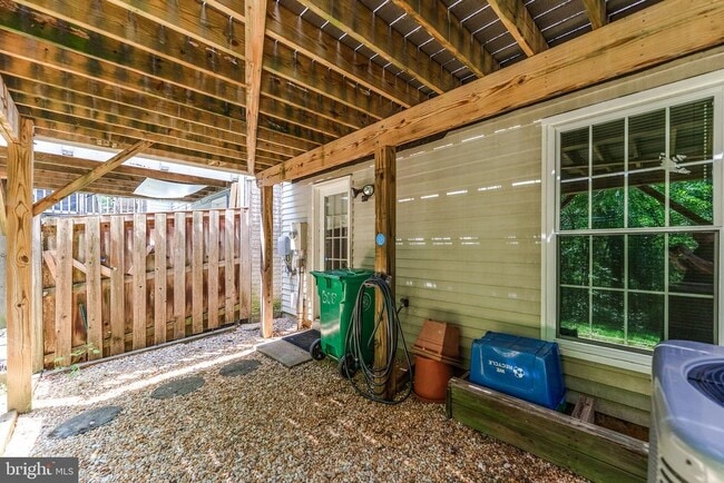 Building Photo - 619 Coral Reef Dr