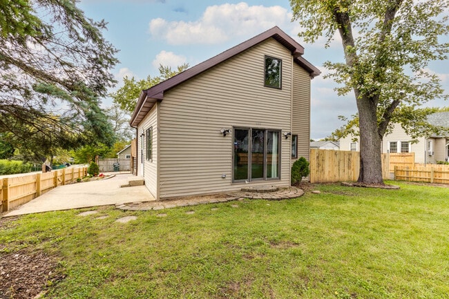 Building Photo - 400 Clifton Dr
