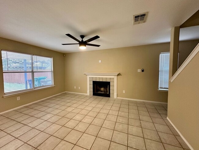 Building Photo - 3 BD/2.5 BATH AVAILABLE FOR IMMEDIATE MOVE...