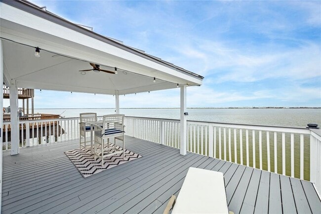 Building Photo - 1322 Outrigger St