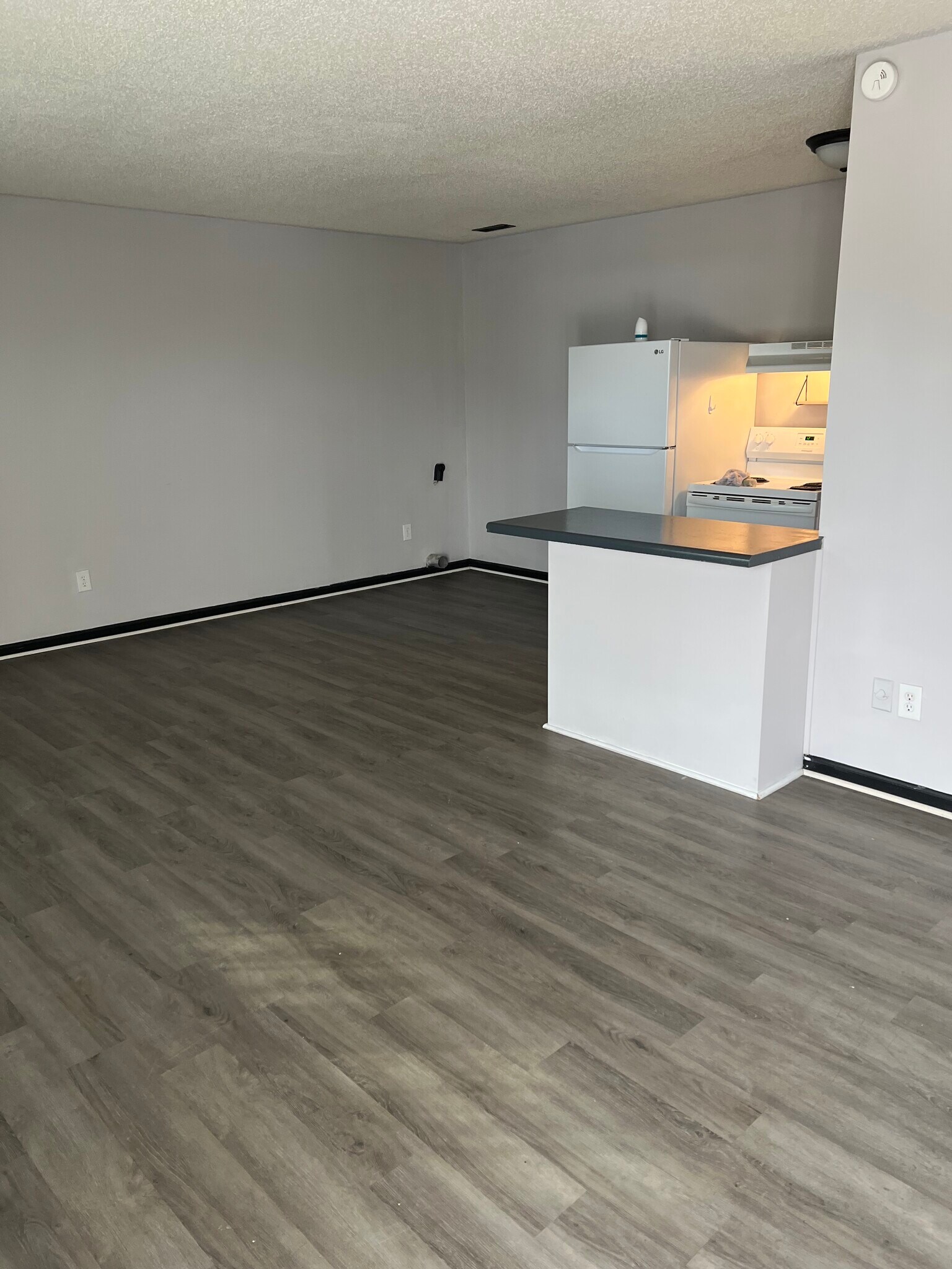 Building Photo - 2106 Pax Hill Rd