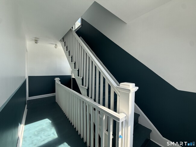 Building Photo - 14 Cerretta St