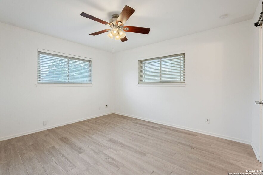 Building Photo - 11110 Rendezvous Dr