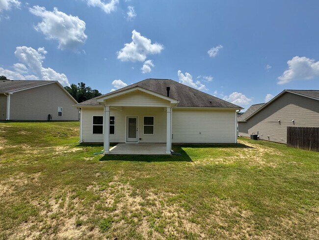 Building Photo - Nice 3/2 house in West Rome- $1,995