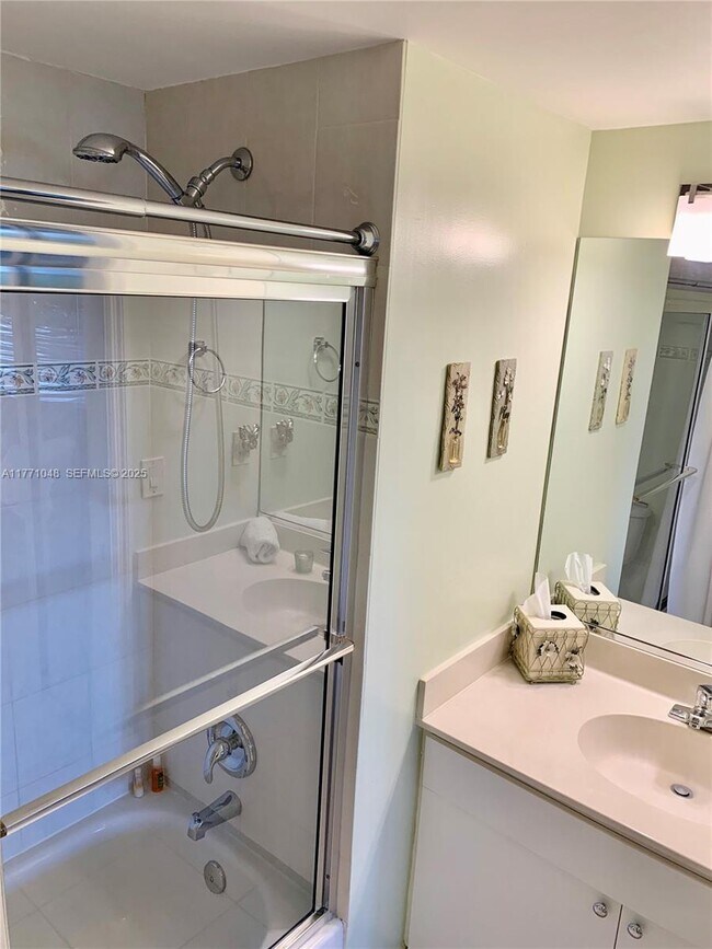 Building Photo - 2105 Lavers Cir