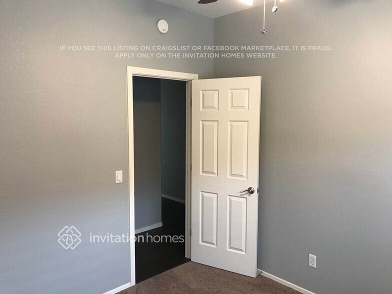 Building Photo - 6614 W Honeysuckle Dr