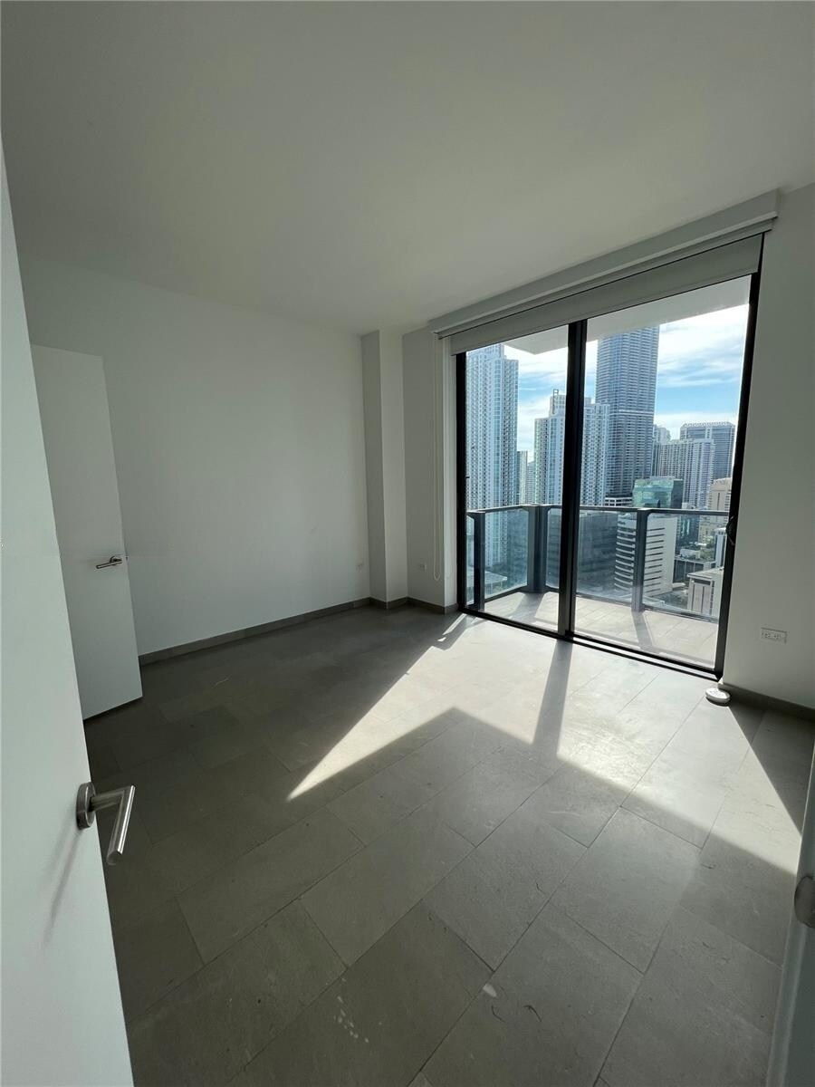 Building Photo - 68 SE 6th St