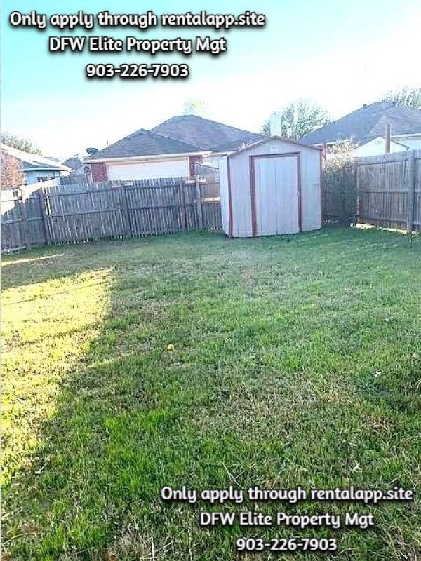 Building Photo - 468 Maplegrove Rd