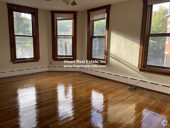 Building Photo - 338 K St