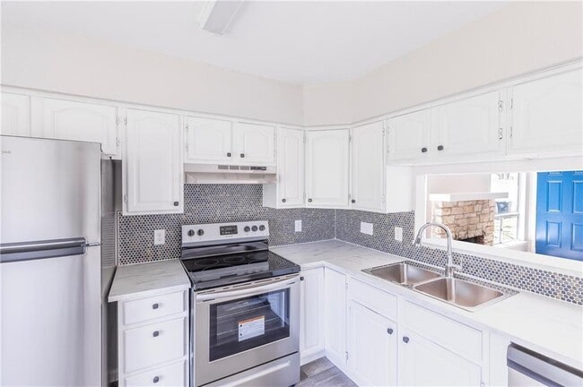 Building Photo - 10309 Burmaster Ln