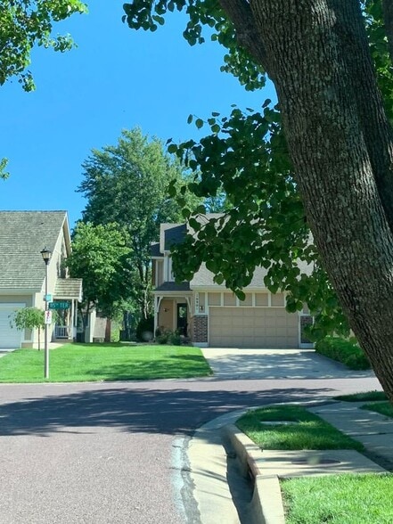 Primary Photo - 10901 W 115th Terrace