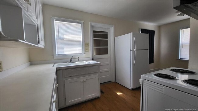 Building Photo - 207 W 16th St