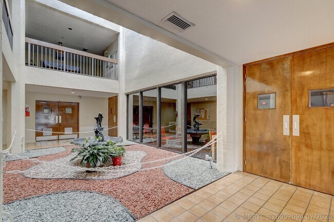 Building Photo - 6751 N University Dr