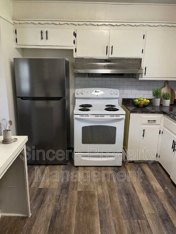 Building Photo - 2013 N College Ave