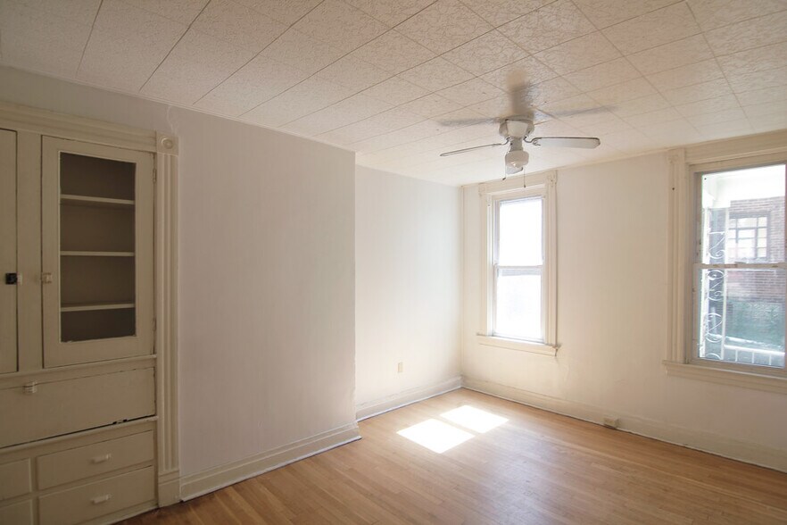 Building Photo - 618 West St