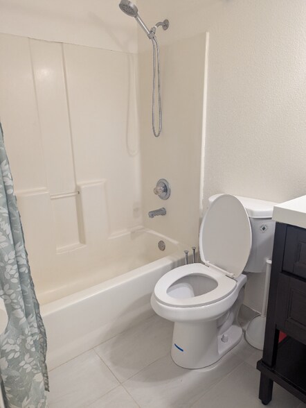 Building Photo - 700 S Weed Blvd