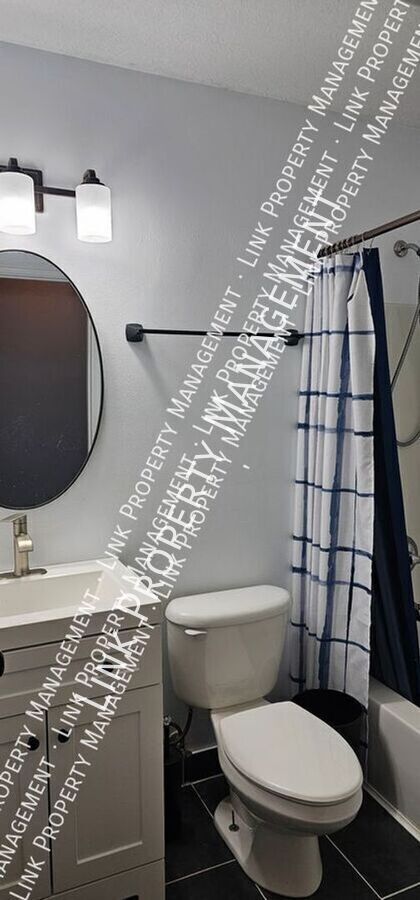 Building Photo - 140 S Elmwood St