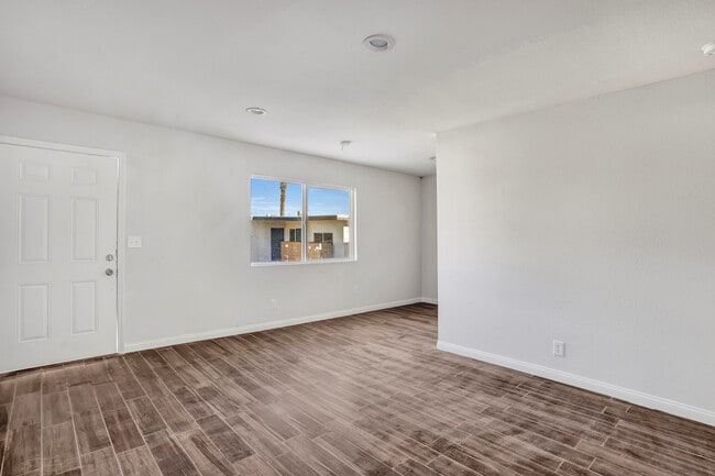 Building Photo - 2401 Sunrise Ave